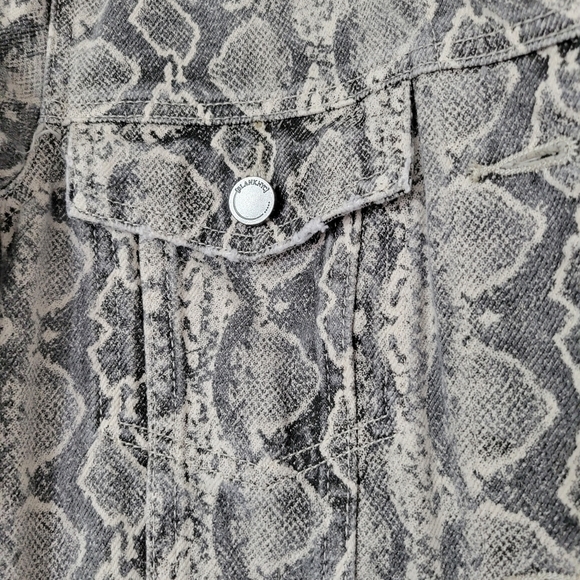 Blank NYC Women's Snake Along Python Print Denim Jacket size XS - Picture 10 of 12